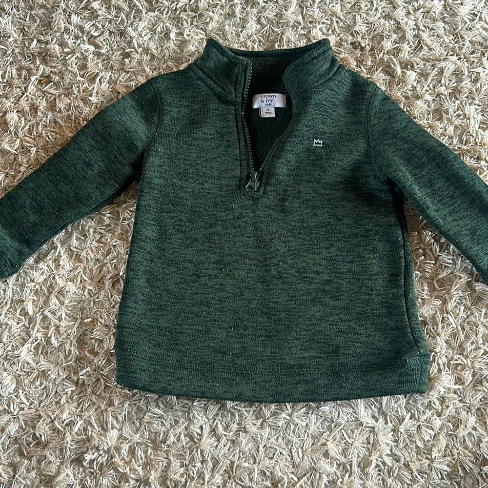 Crown & Ivy kids 2T little boys, green pull over
